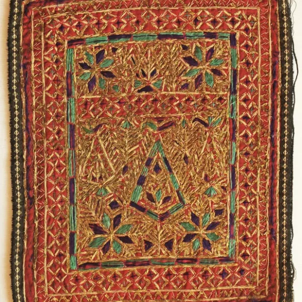 Albero della vita e simboli dell'uiverso. Ricamo-talismano zoroastriano matrimoniale di buon augurio.