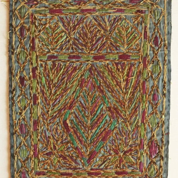 Albero della vita e simboli dell'uiverso. Ricamo-talismano zoroastriano matrimoniale di buon augurio.
