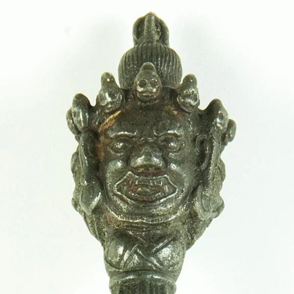 Phurba (Pugnale rituale a triplice lama)