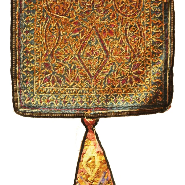 Albero della vita e simboli dell'uiverso con taschino per amuleto di metallo o di carta.