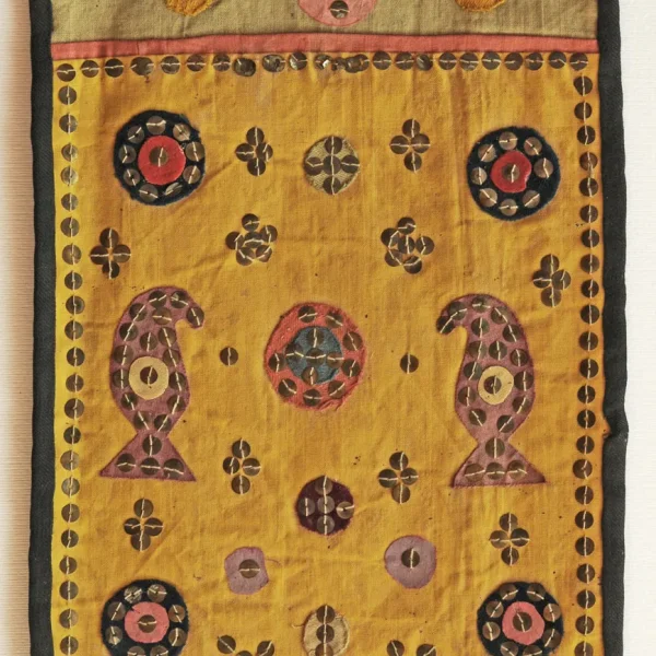 Albero della vita e simboli dell'uiverso. Ricamo-talismano zoroastriano matrimoniale di buon augurio.