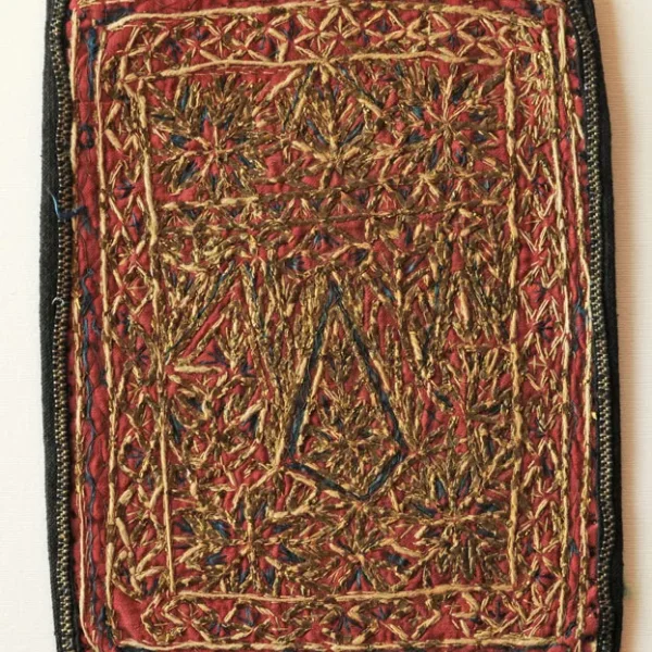 Pardis (paradiso terrestre) con alberi della vita e simboli dell'universo.