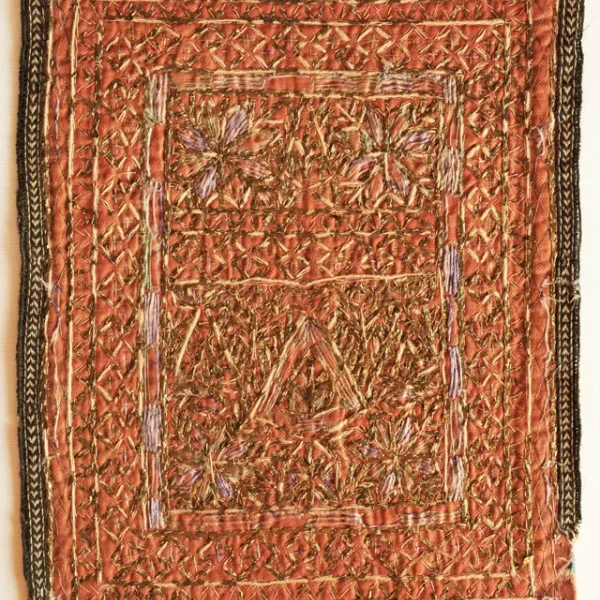 Albero della vita e simboli dell'uiverso. Ricamo-talismano zoroastriano matrimoniale di buon augurio.