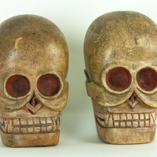Coppia di Teschi per Oggetti Rituali